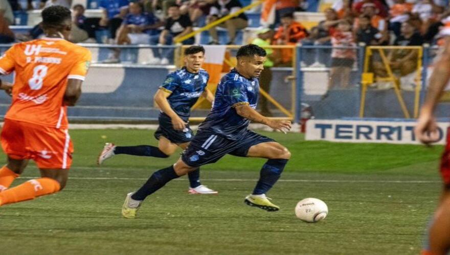 Germán «Patón» Mejía anota su primer gol con el Pérez Zeledón