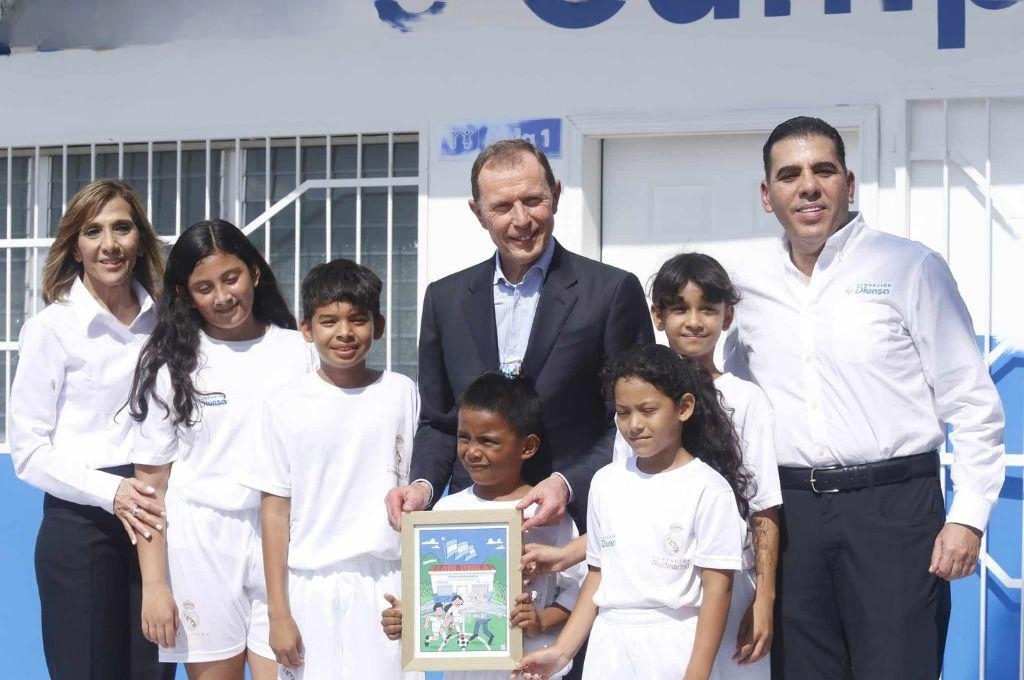 Emilio Butragueño, leyenda del Real Madrid, realiza visita a Honduras