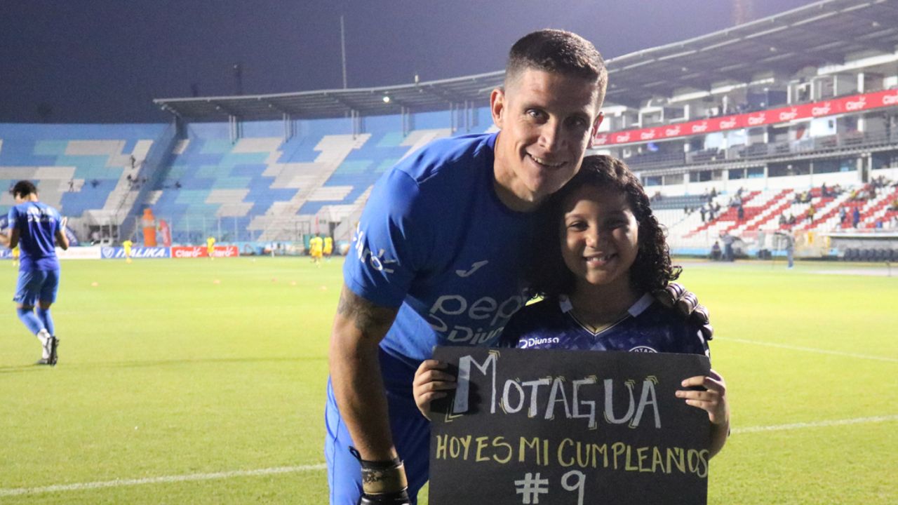 Motagua hace realidad el sueño de una niña aficionada