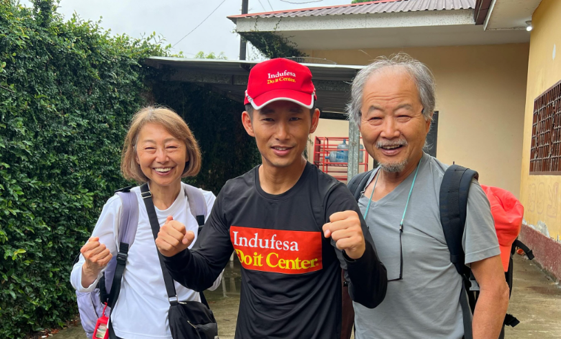 Padres de Shin Fujiyama correrán con él en el inicio de la carrera de 250k