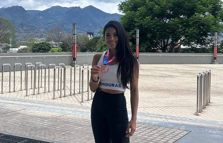 Atleta Kendy Rosales establece récord nacional en 200 metros planos
