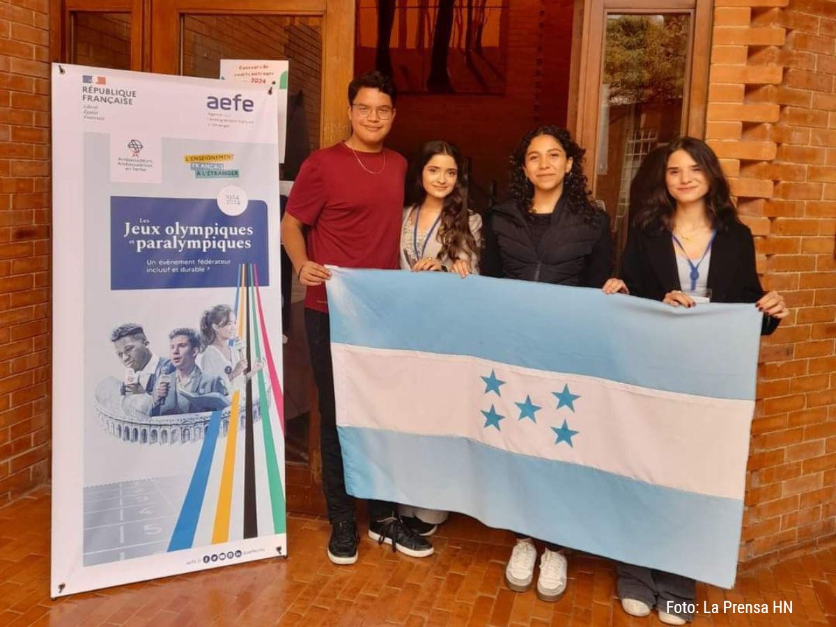 Hondureños ganan primer lugar en concurso de oratoria en Colombia