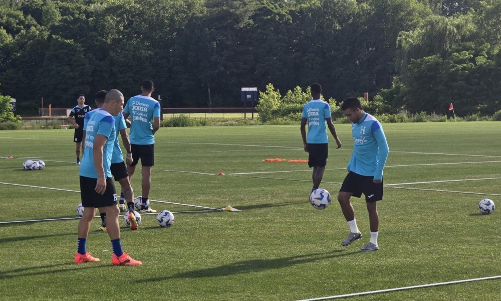 Selección de Honduras prepara partido ante Ecuador en Connecticut