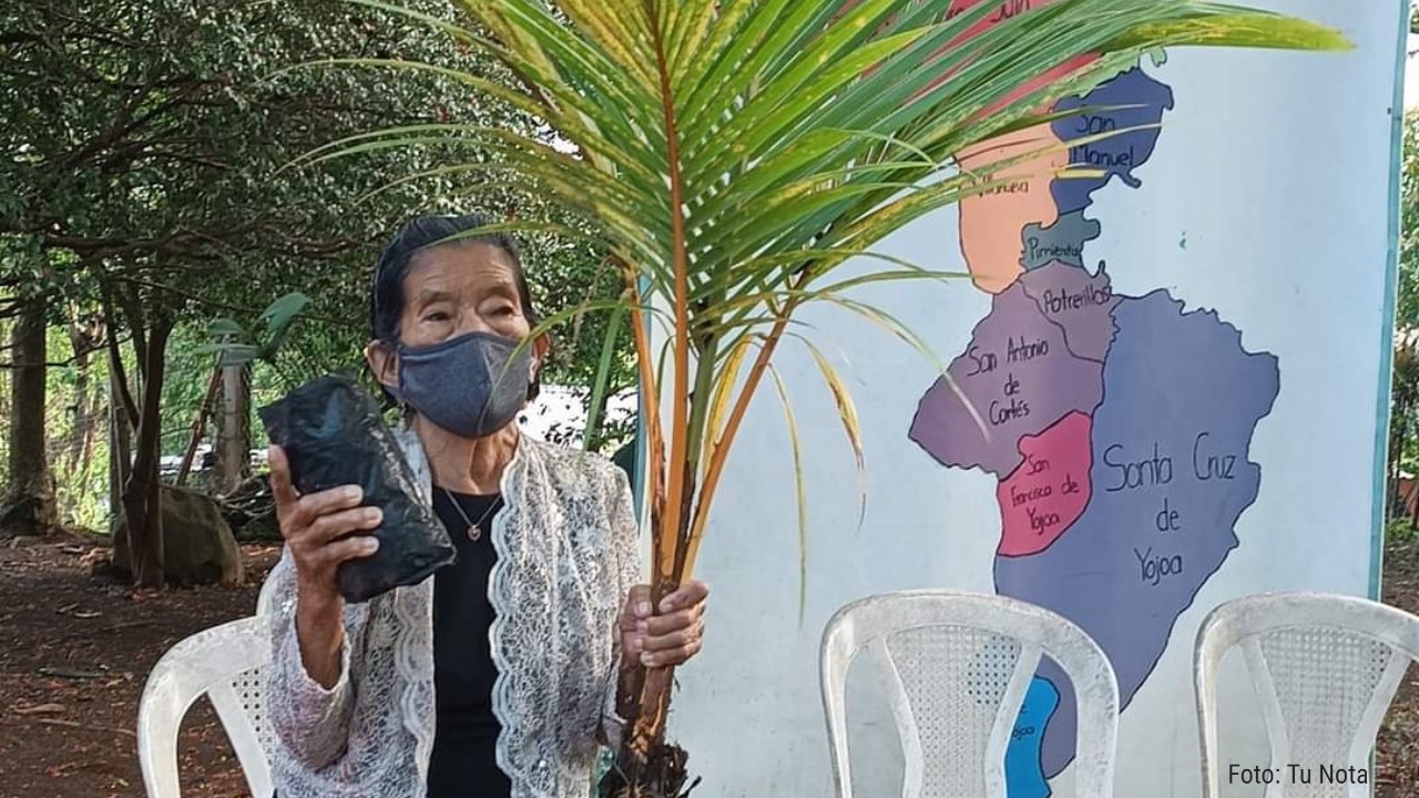 Homenajean a «mamá Fide», quien construyó jardín botánico en Santa Cruz de Yojoa