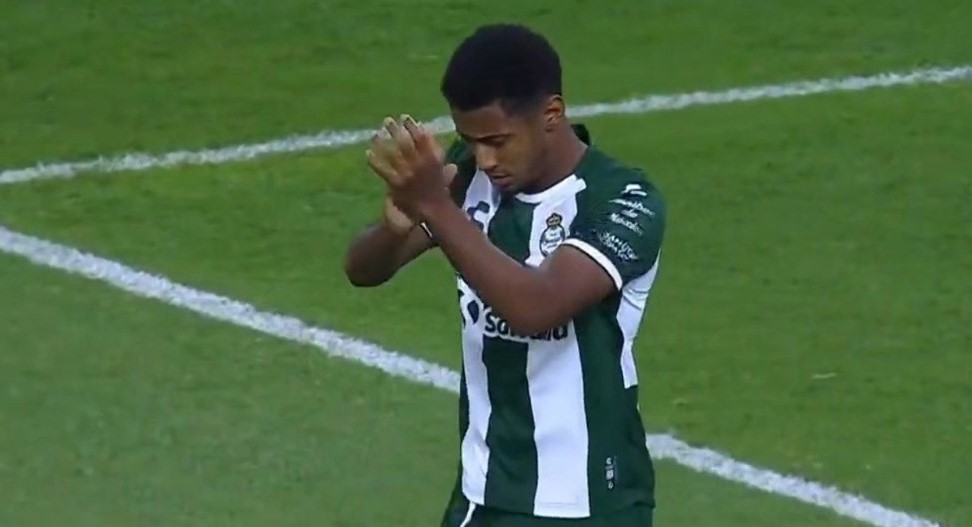 Choco Lozano realizó su debut oficial con el Santos Laguna de México