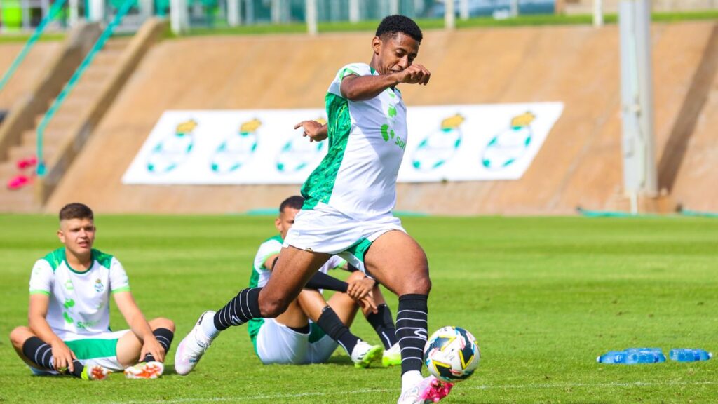 Santos Laguna presenta al «Choco» Lozano como su fichaje estrella