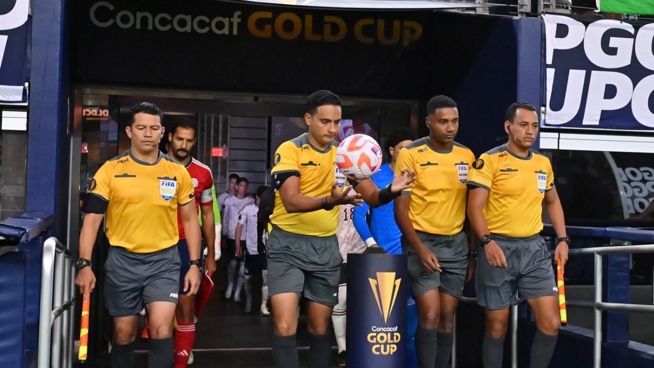 Said Martínez realizará su debut como central en los JJOO de París 2024