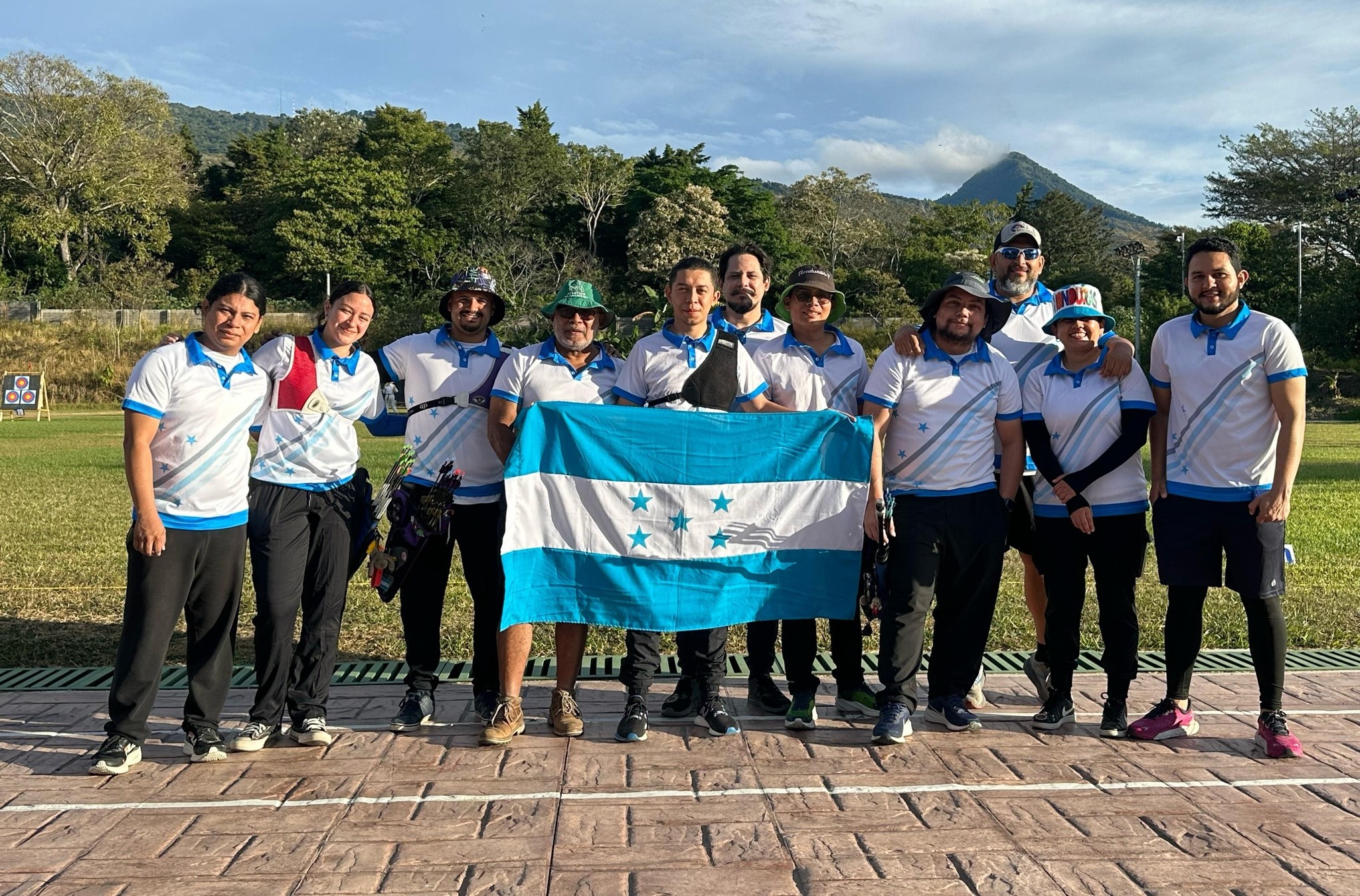 Selección hondureña de Tiro con Arco participa en El Salvador
