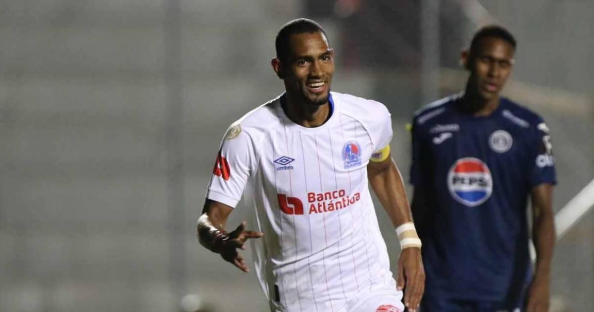 Jerry Bengtson iguala como máximo goleador de la Liga Nacional