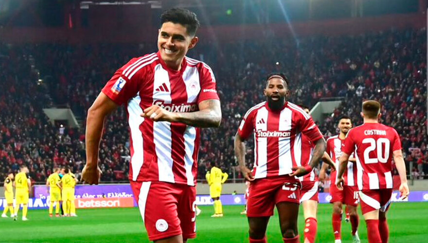 Luis Palma firma gran noche en el Olympiacos con gol y asistencia