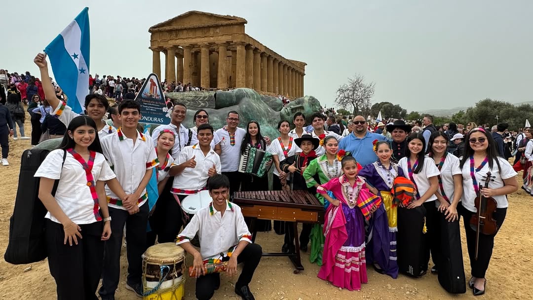 Zorzales de Sula y Academia de Artes Oviedo brillan en Italia