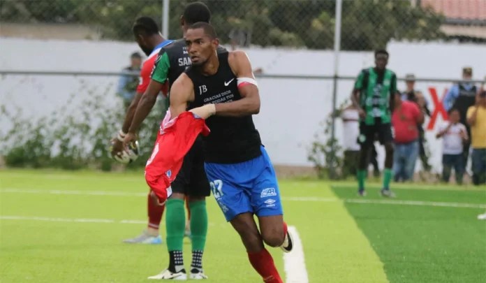 Jerry Bengtson se convierte en goleador histórico de Liga Nacional