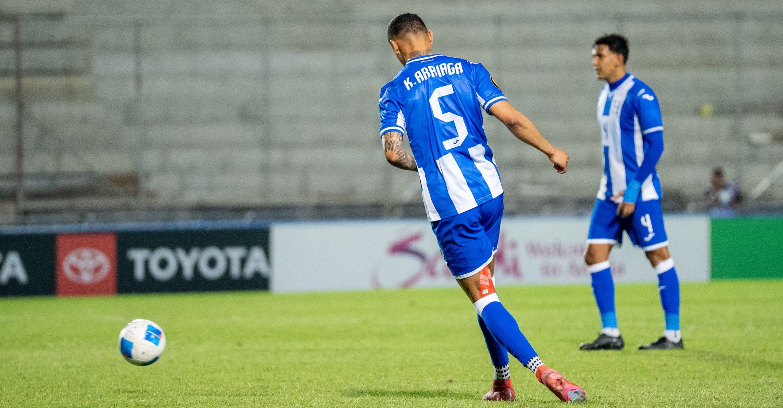 Real Zaragoza destaca la actuación de Kervin Arriaga ante Bermudas