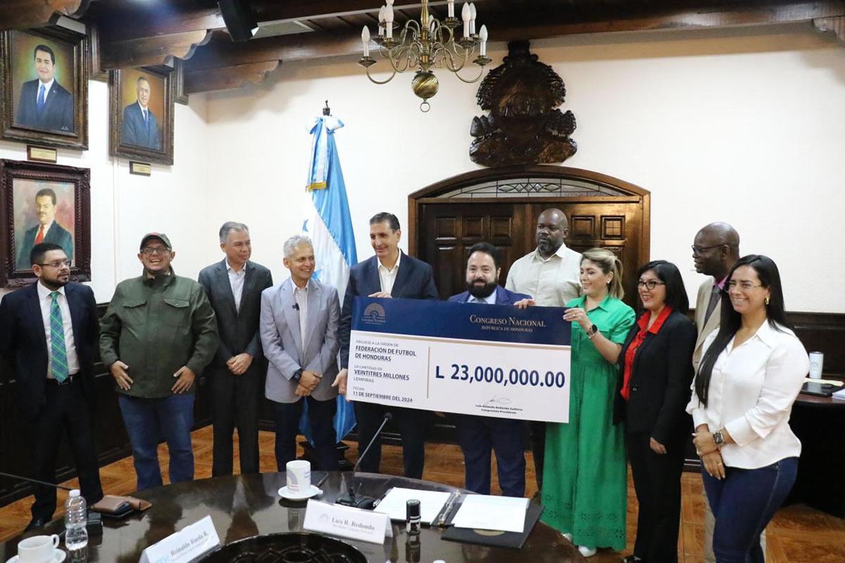 Federación Fútbol de Honduras recibe inversión del Congreso Nacional