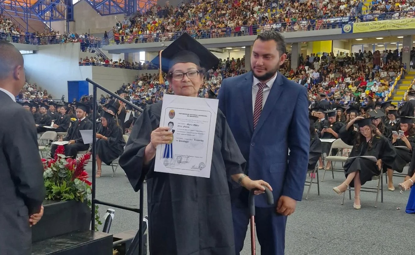 María Gloria Ortiz, una hondureña ejemplar que obtuvo un nuevo título
