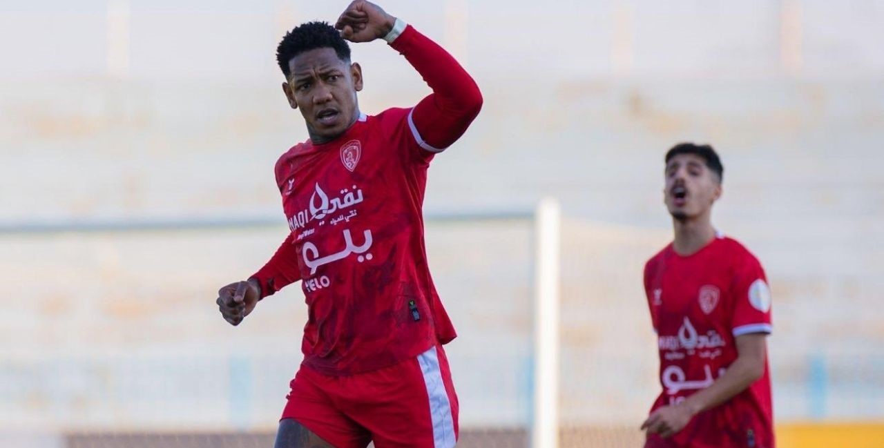 Romell Quioto marca su gol 13 de la temporada en Arabia Saudita