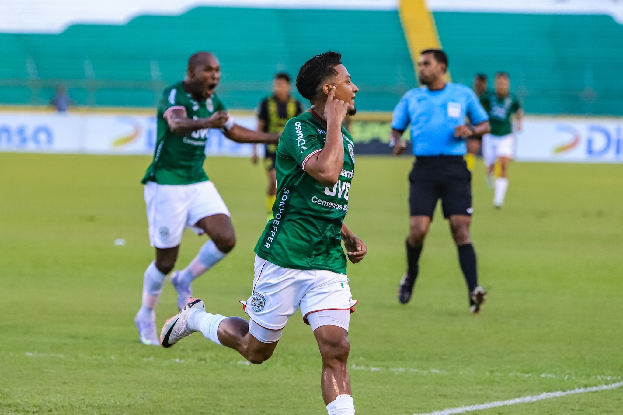 Marathón sentencia a Real España con un golazo de Alexy Vega