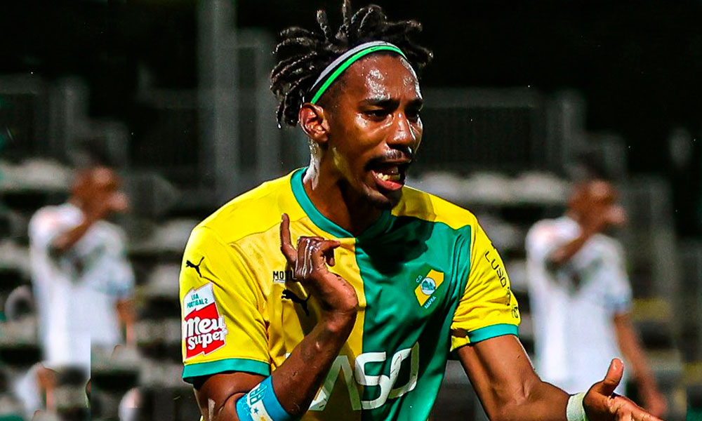Bryan Róchez anota su tercer gol con el CD Mafra de Portugal