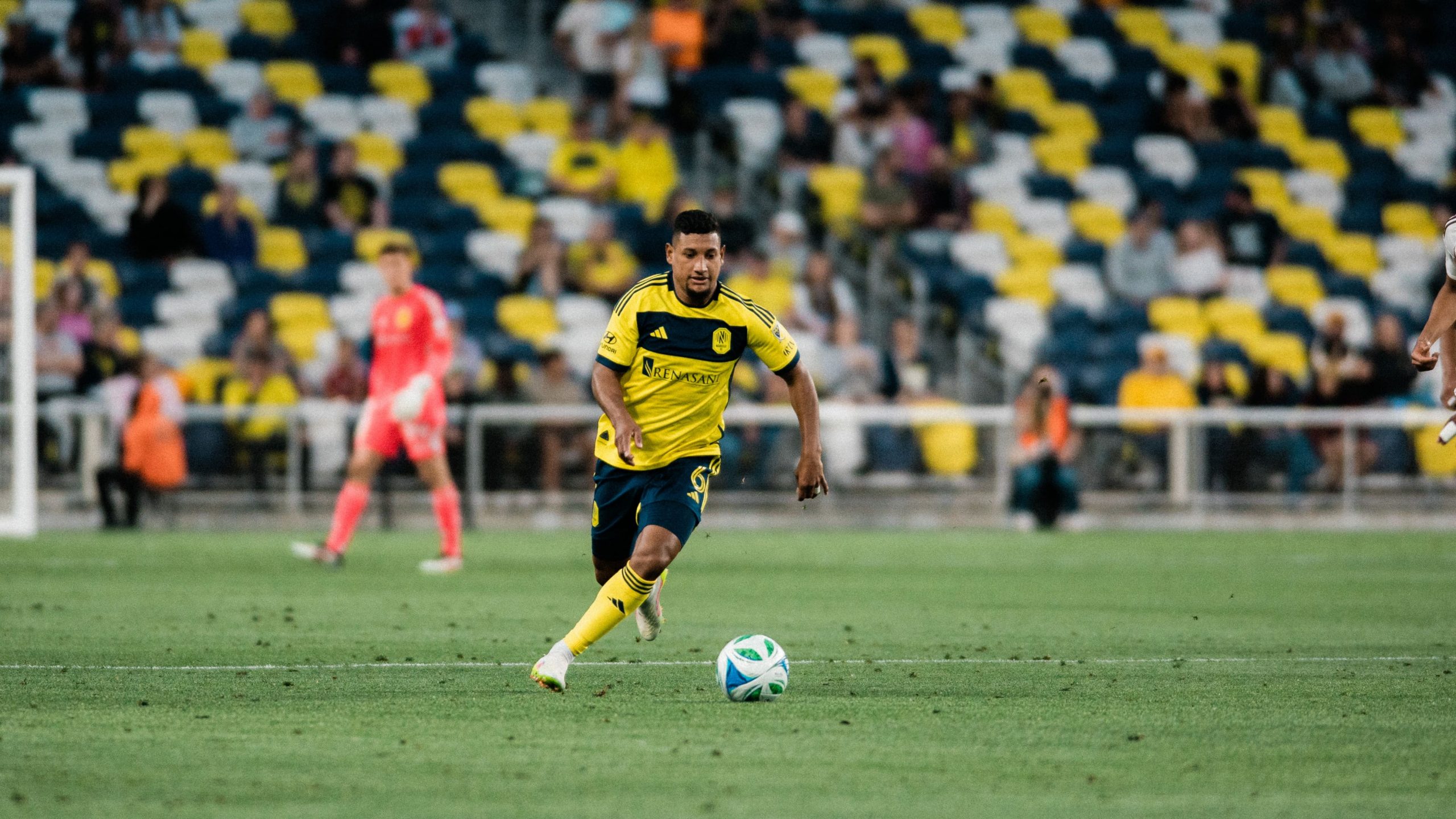 Bryan Acosta realiza su debut oficial con el Nashville SC de la MLS