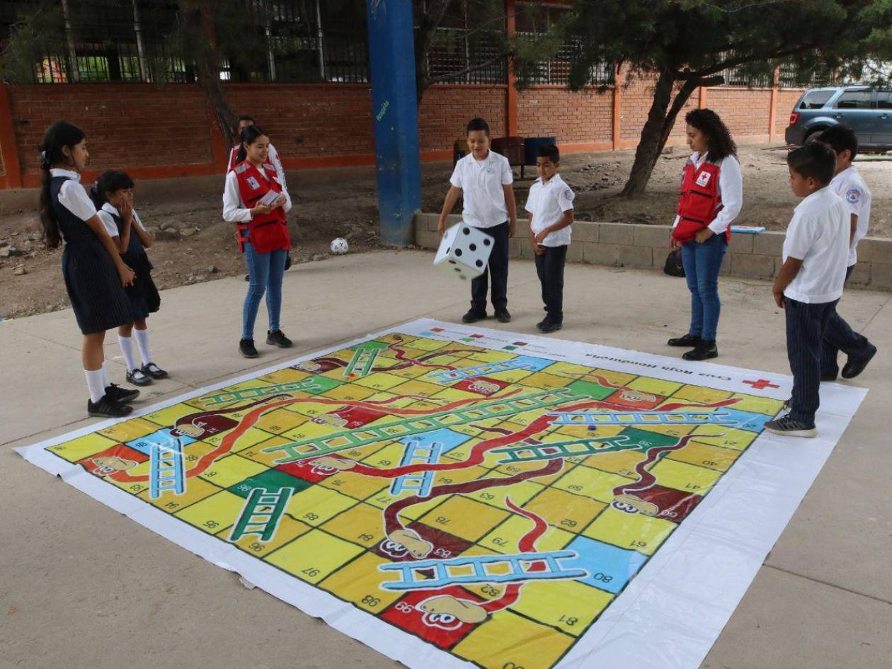 La Cruz Roja Hondureña capacita a jóvenes en centros educativos