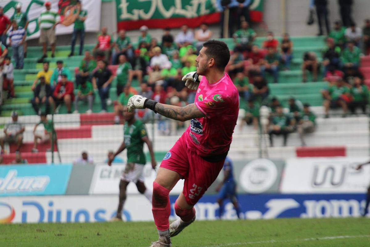 Olimpia se refuerza con el arquero colombiano Andrés Salazar