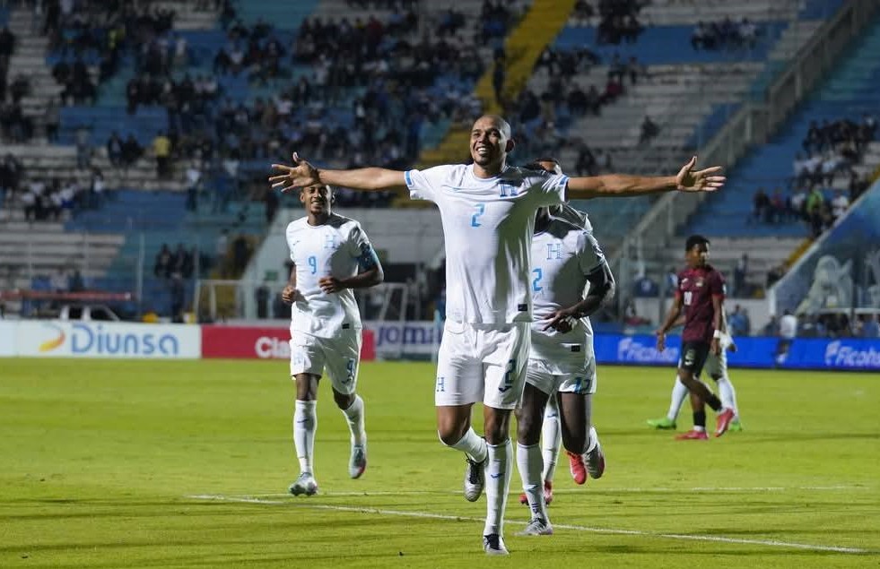 Honduras queda puntera de grupo al derrotar a Antigua y Barbuda