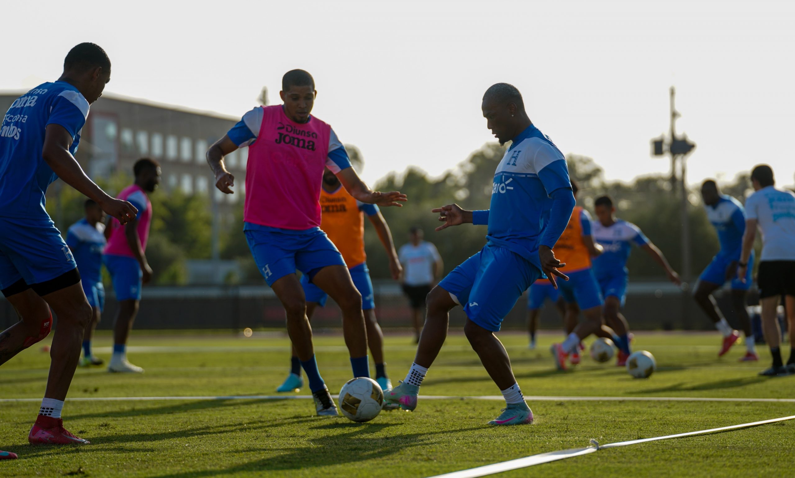 Honduras entrena en Houston para medirse a El Salvador por Copa Oro