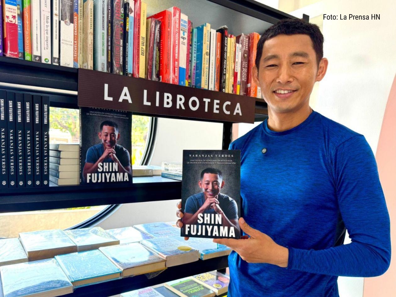 Shin Fujiyama publica su libro «Naranjas Verdes»