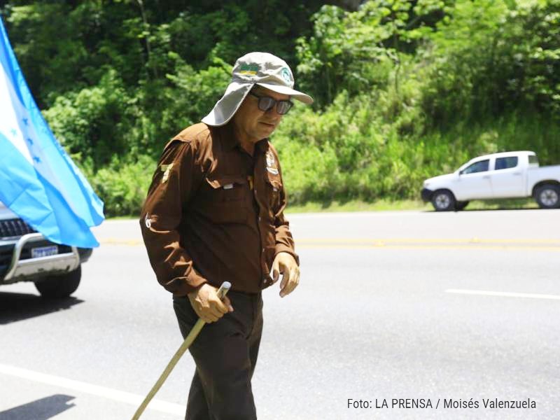 Padre Leopoldo ya caminó 165 kilómetros por el diálogo y la democracia