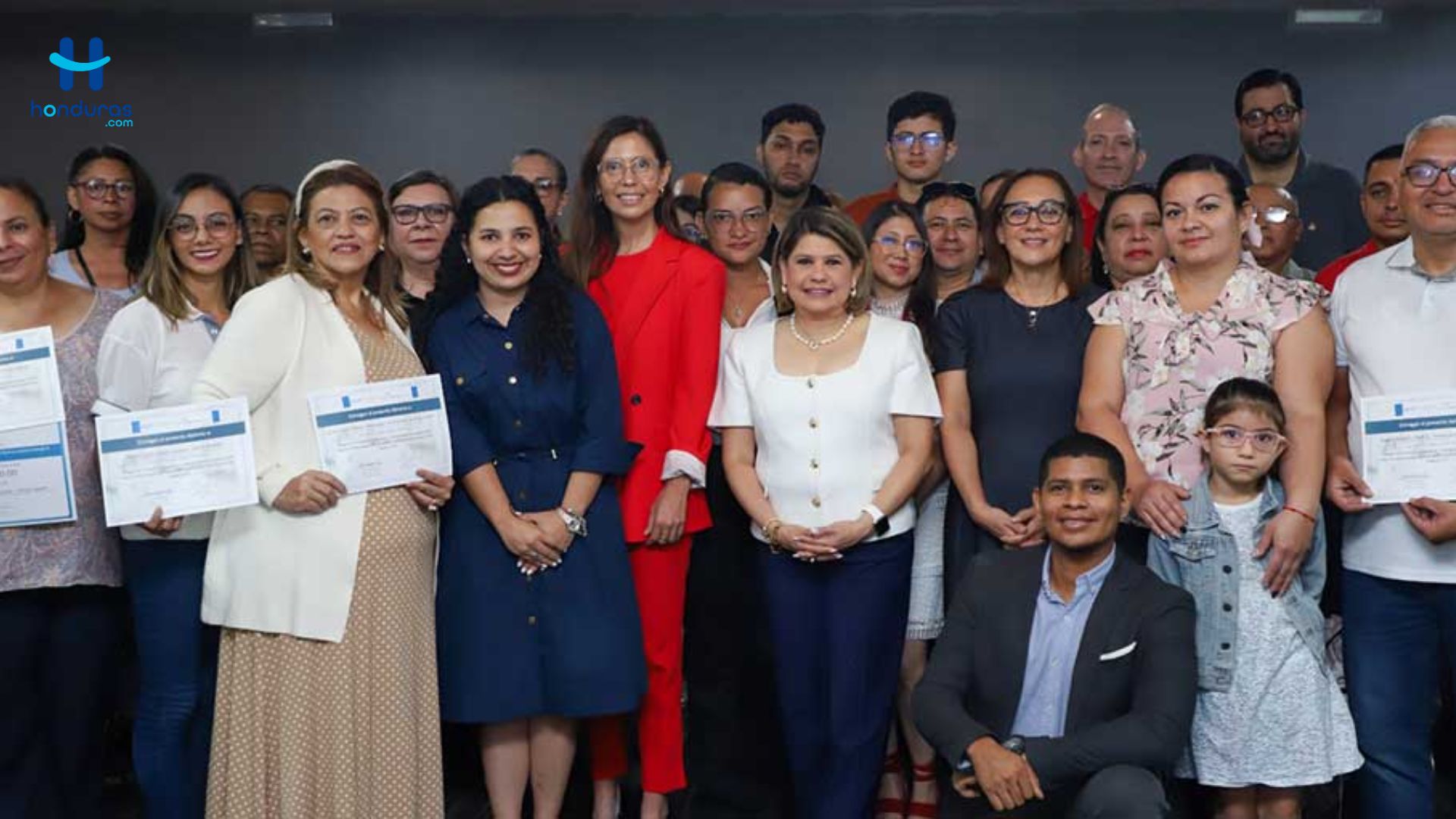 CCIT Celebra cierre exitoso del Programa Formaliza tu Negocio “Premio Fundación Terra te Impulsa 2025”