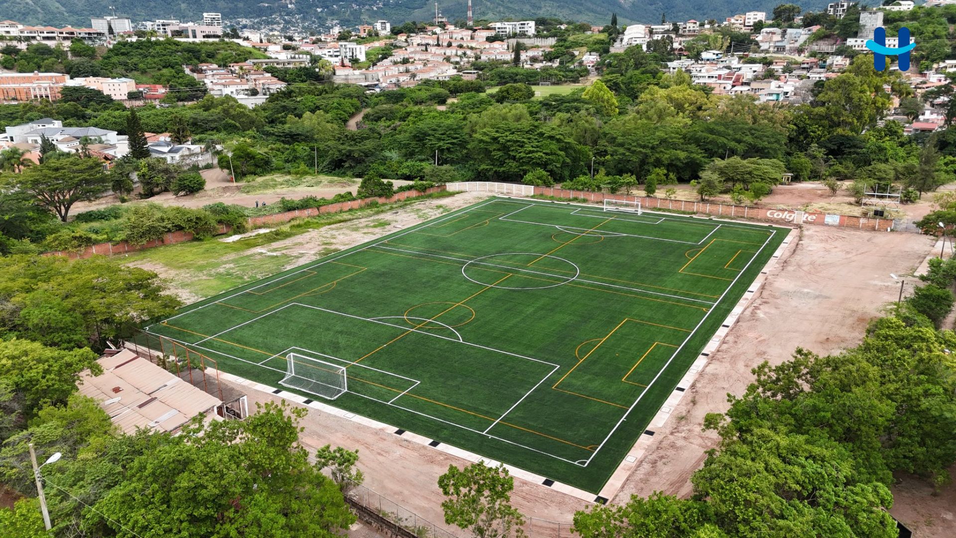 Todo listo: conocé la fecha de inauguración de la nueva cancha de fútbol de la UNAH