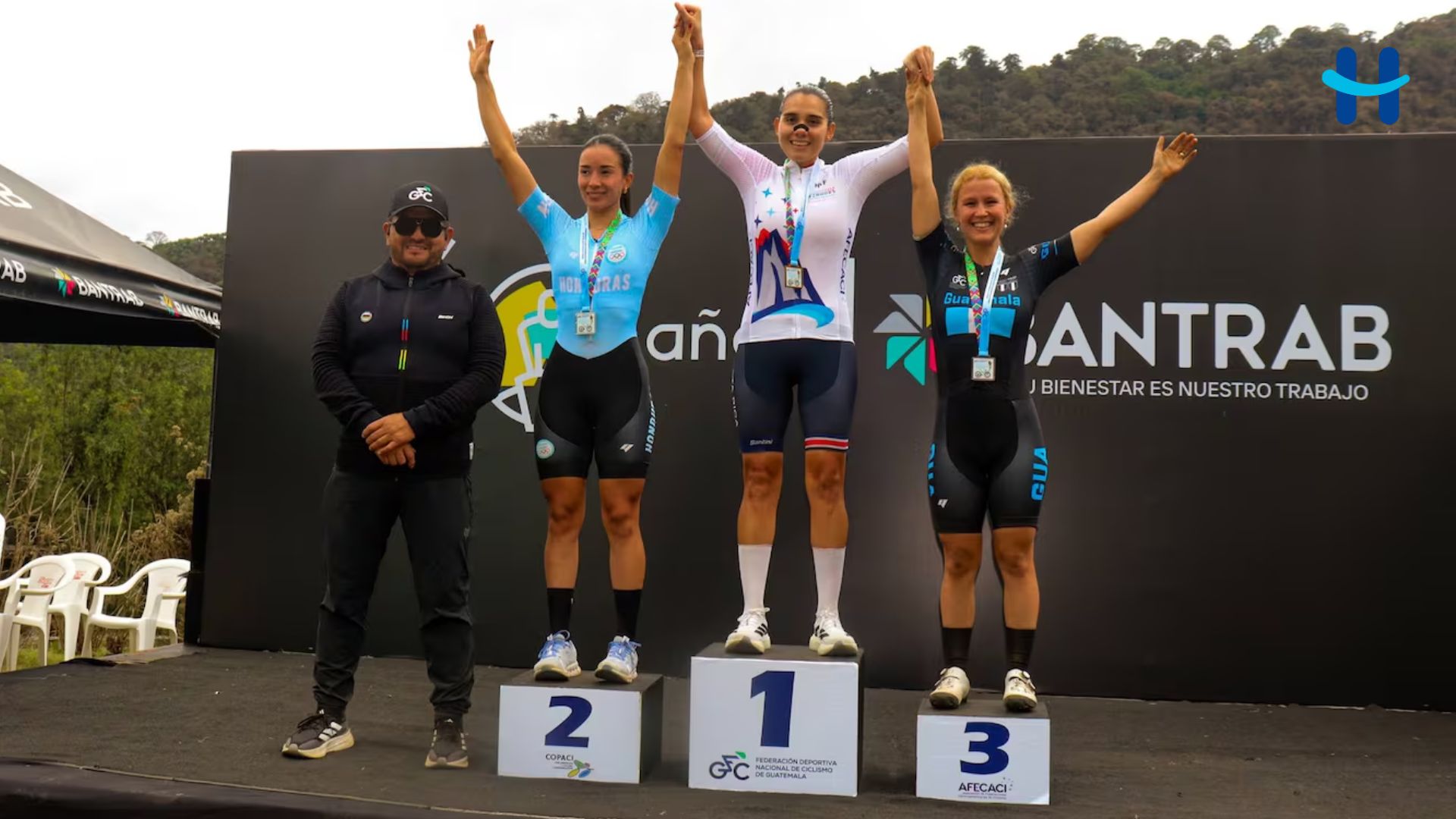 Hondureña Linda Menéndez sube al podio en el Centroamericano de MTB