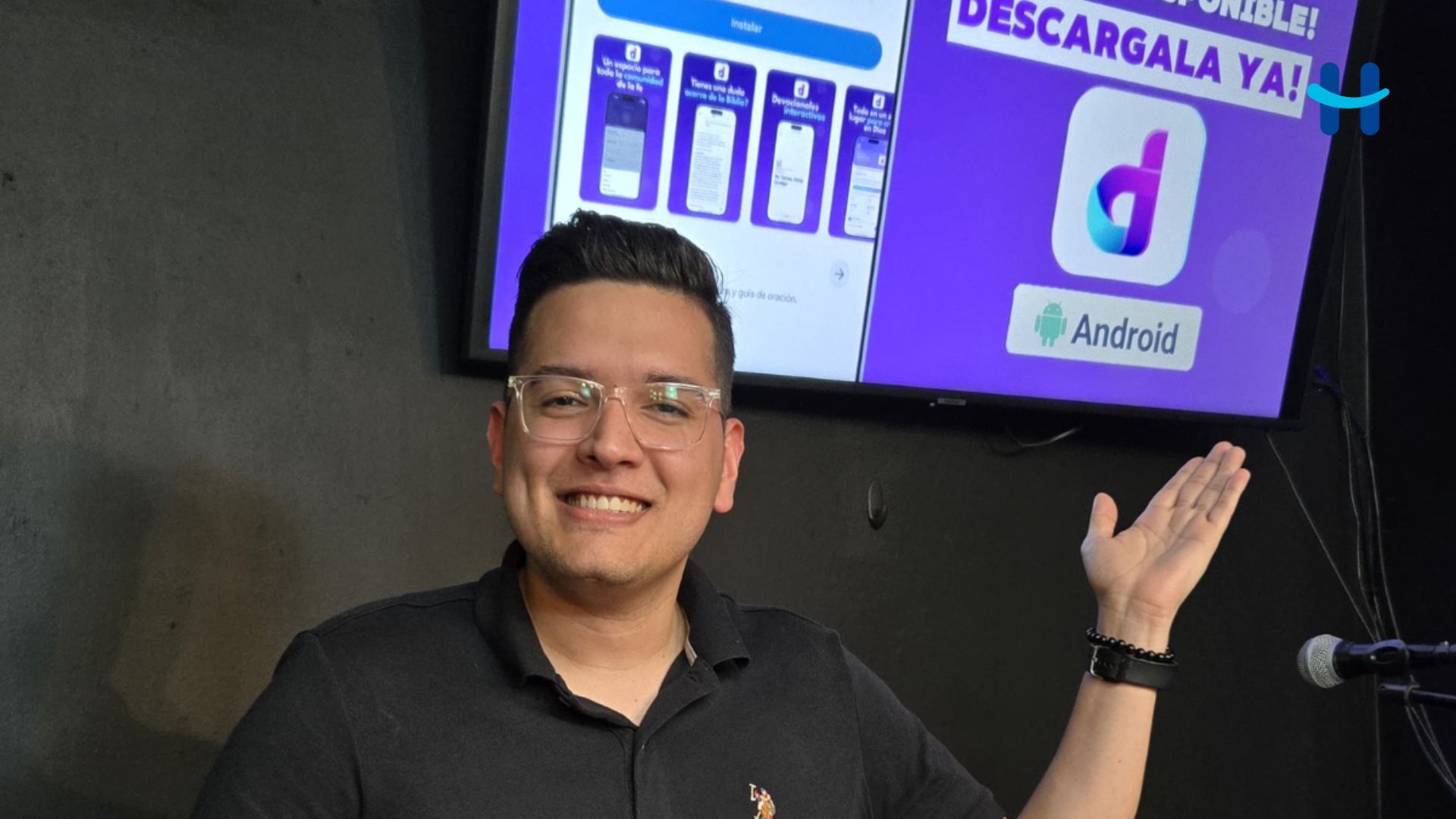 Joven hondureño crea app con IA para responder preguntas sobre la Biblia