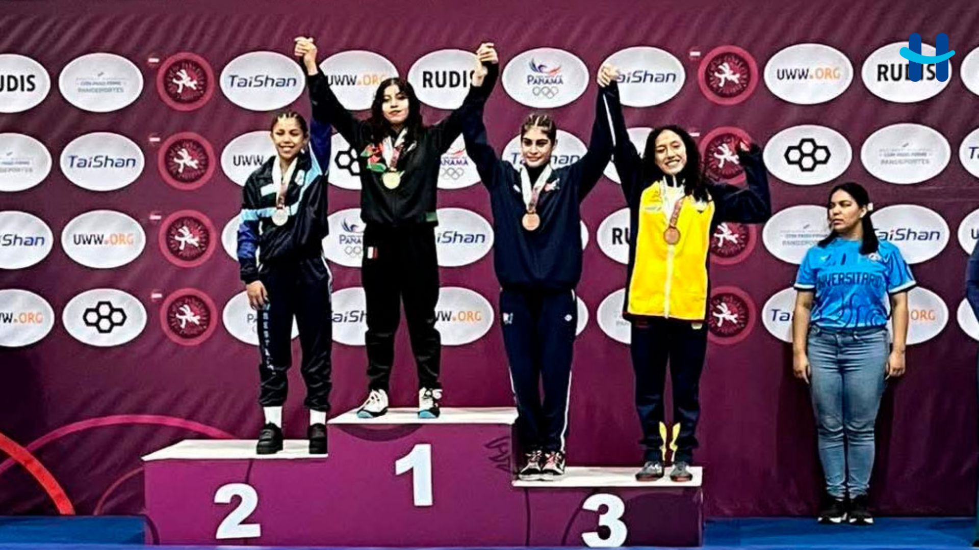 La hondureña Andrea Flores conquistó plata en el Panamericano Sub-17 de lucha