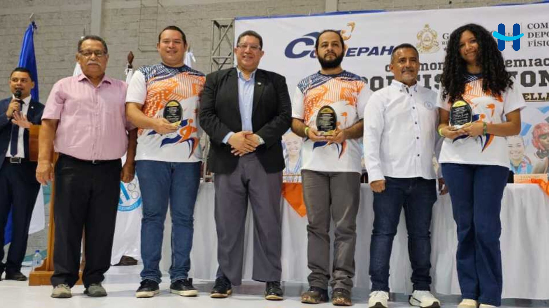 Esgrima de Honduras destaca en los Premios CONDEPAH 2025