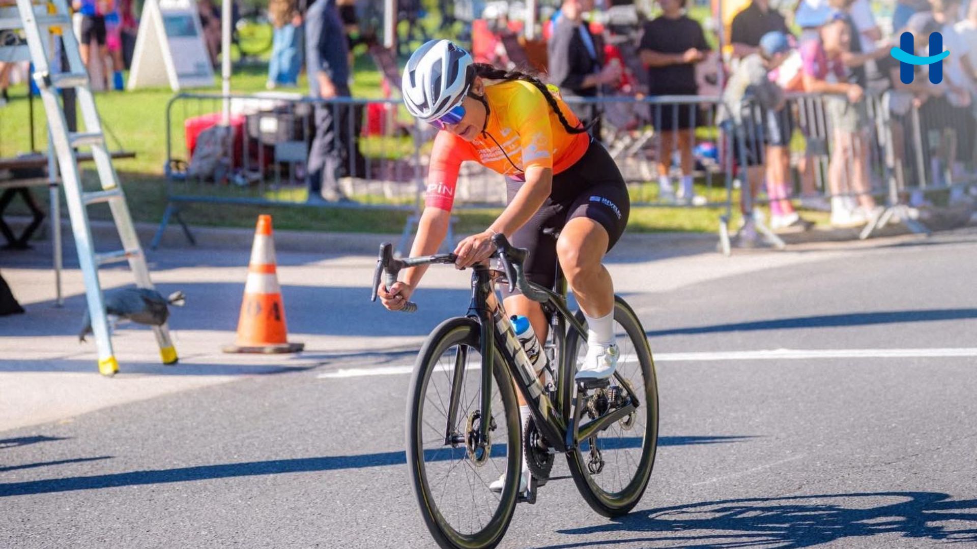 Ciclista hondureña Karen Amaya destaca en campeonato estatal de Texas