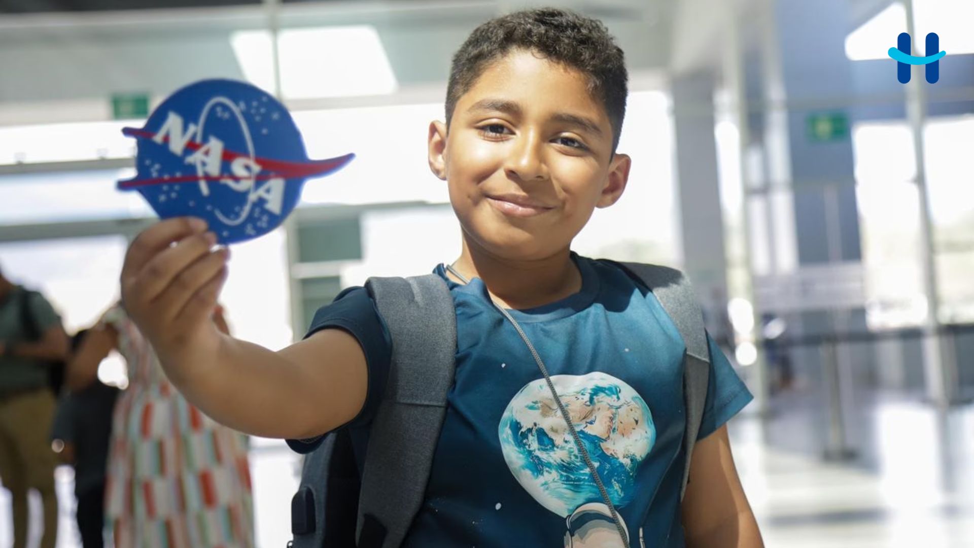 Niño hondureño ya participa en programa espacial de la NASA