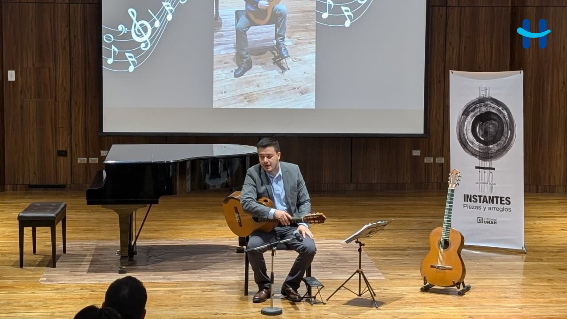 Guitarrista hondureño Ever Castellanos presenta libro con la UNAH
