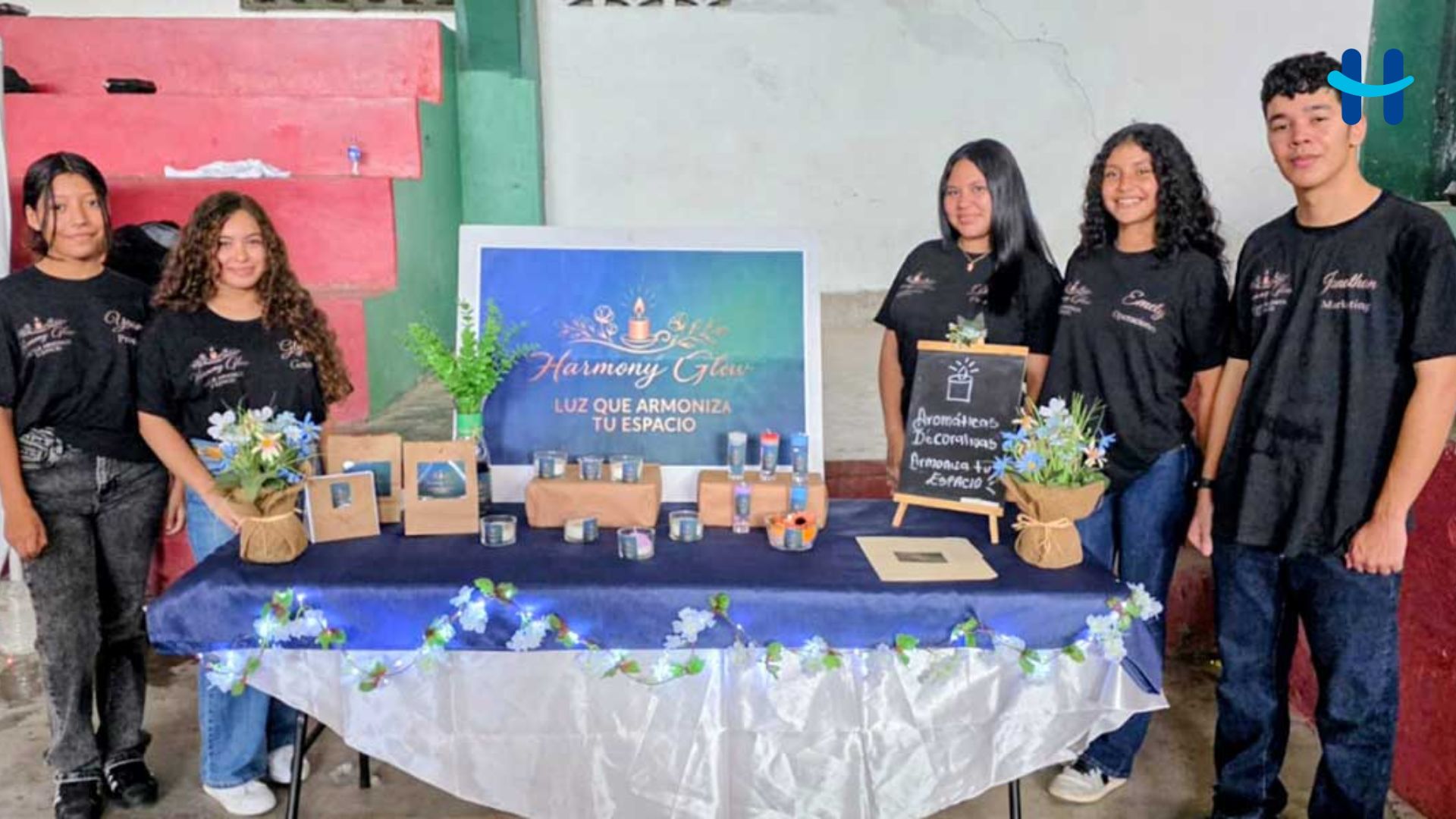 Estudiantes de Tela presentan proyectos de gestión empresarial