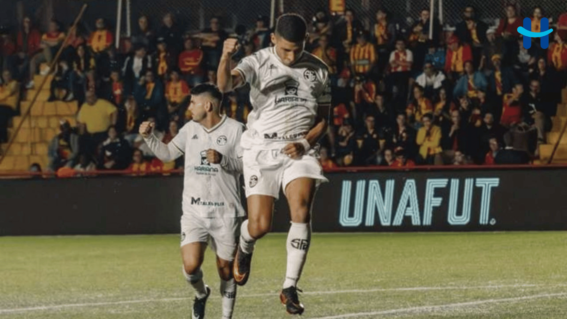 Catrachos Pinto y Alex López brillan con goles en triunfo del Sporting