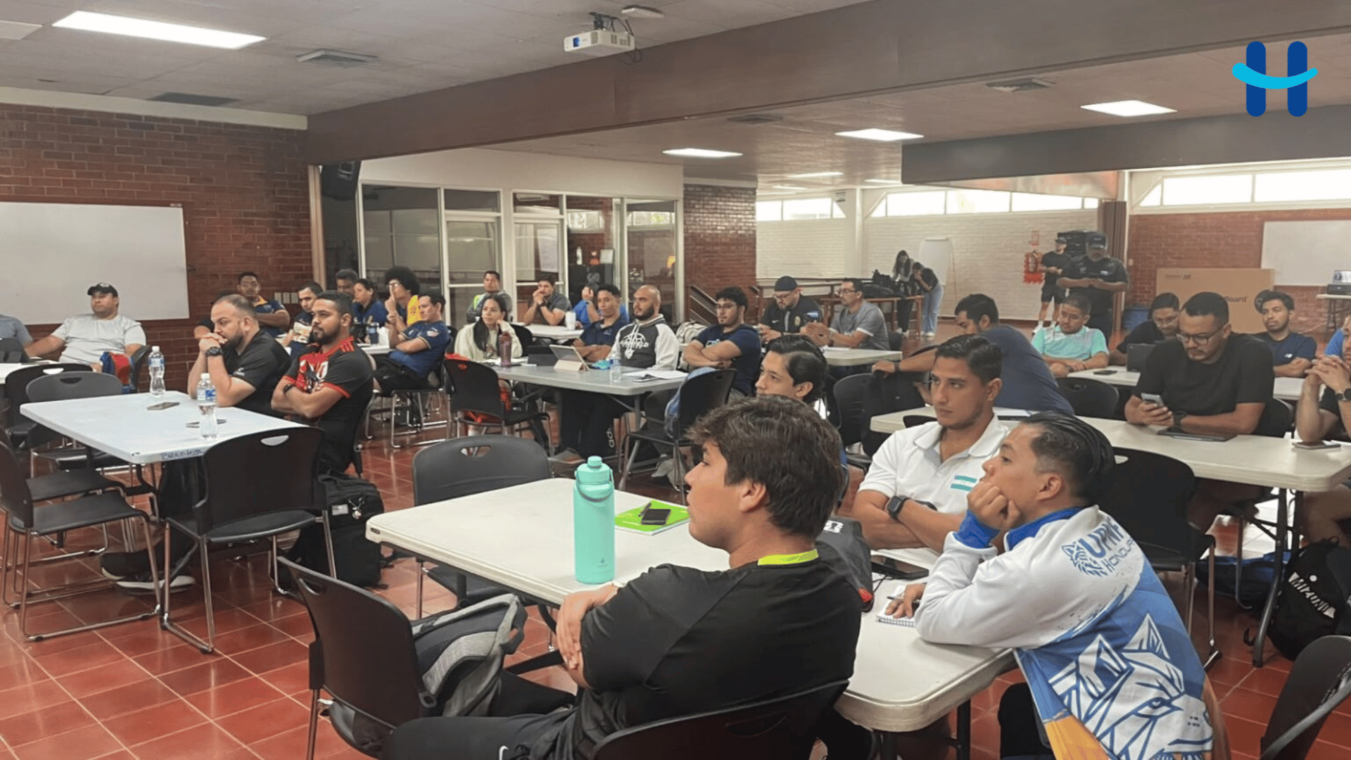 45 entrenadores hondureños reciben formación internacional de voleibol