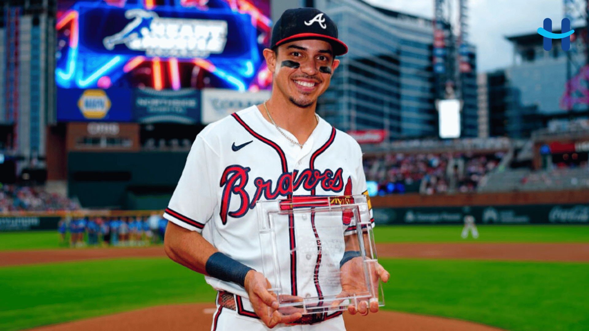 Mauricio Dubón recibe premio Heart & Hustle con Atlanta