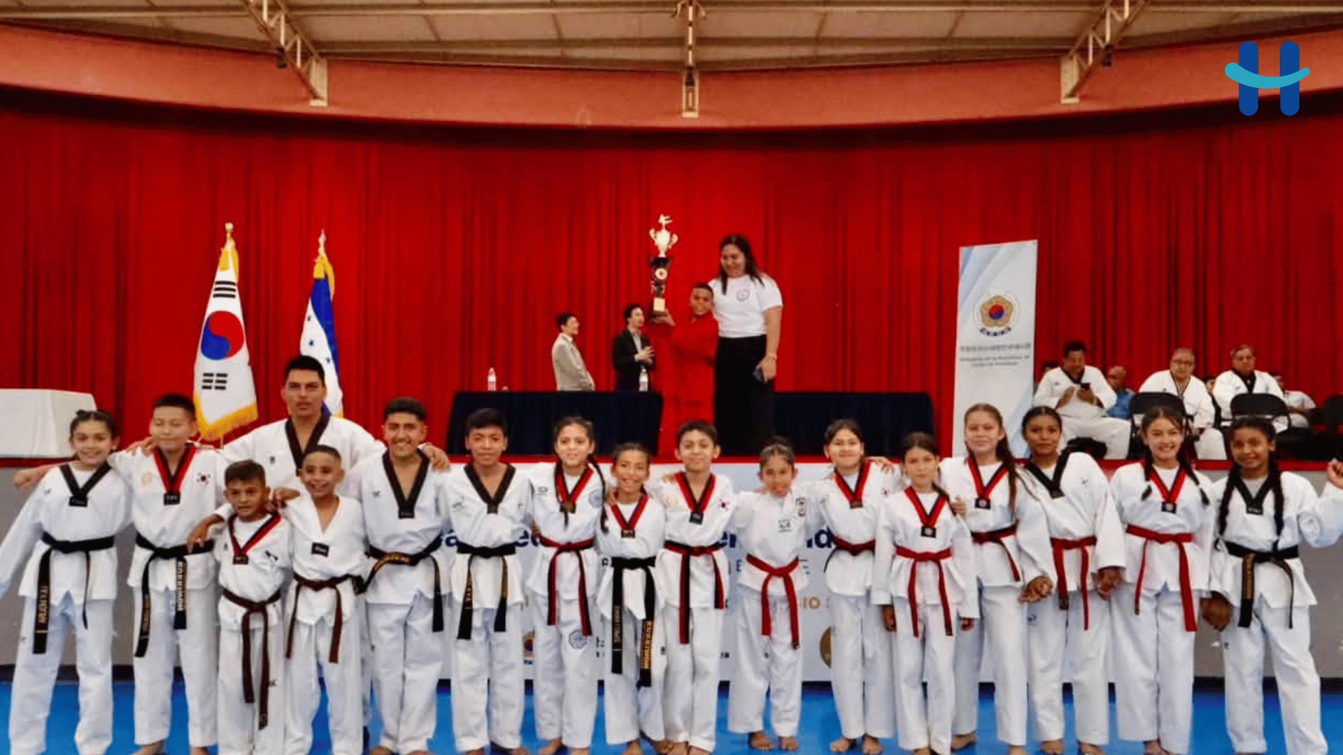 Copa de taekwondo reúne a 1,400 estudiantes en Tegucigalpa