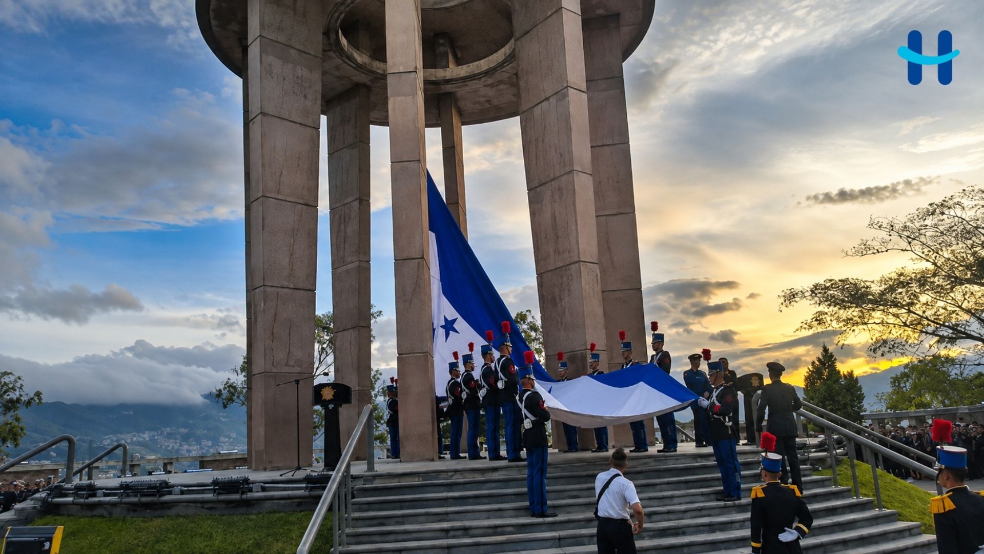 Honduras inicia el Mes Patrio con izada de la Bandera