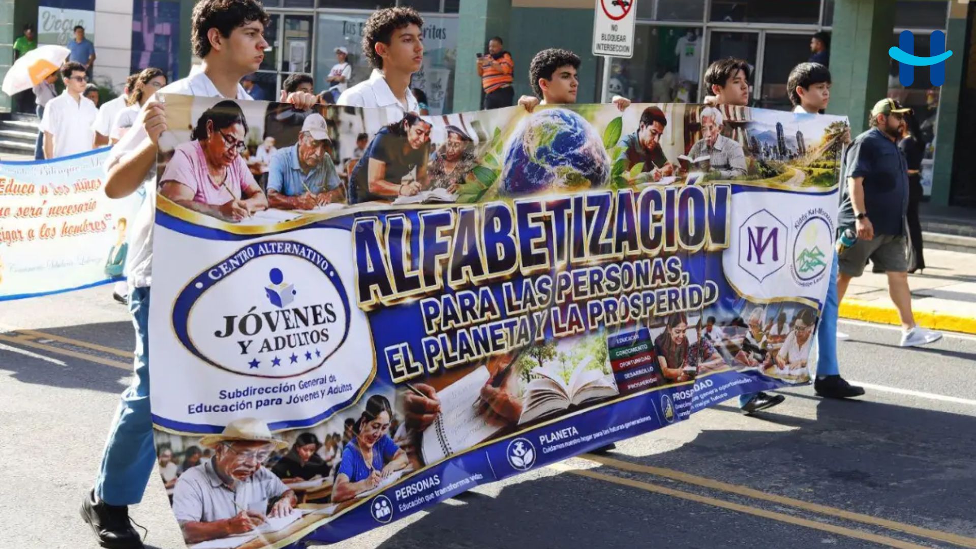 Más de 100 colegios marchan por la alfabetización en SPS