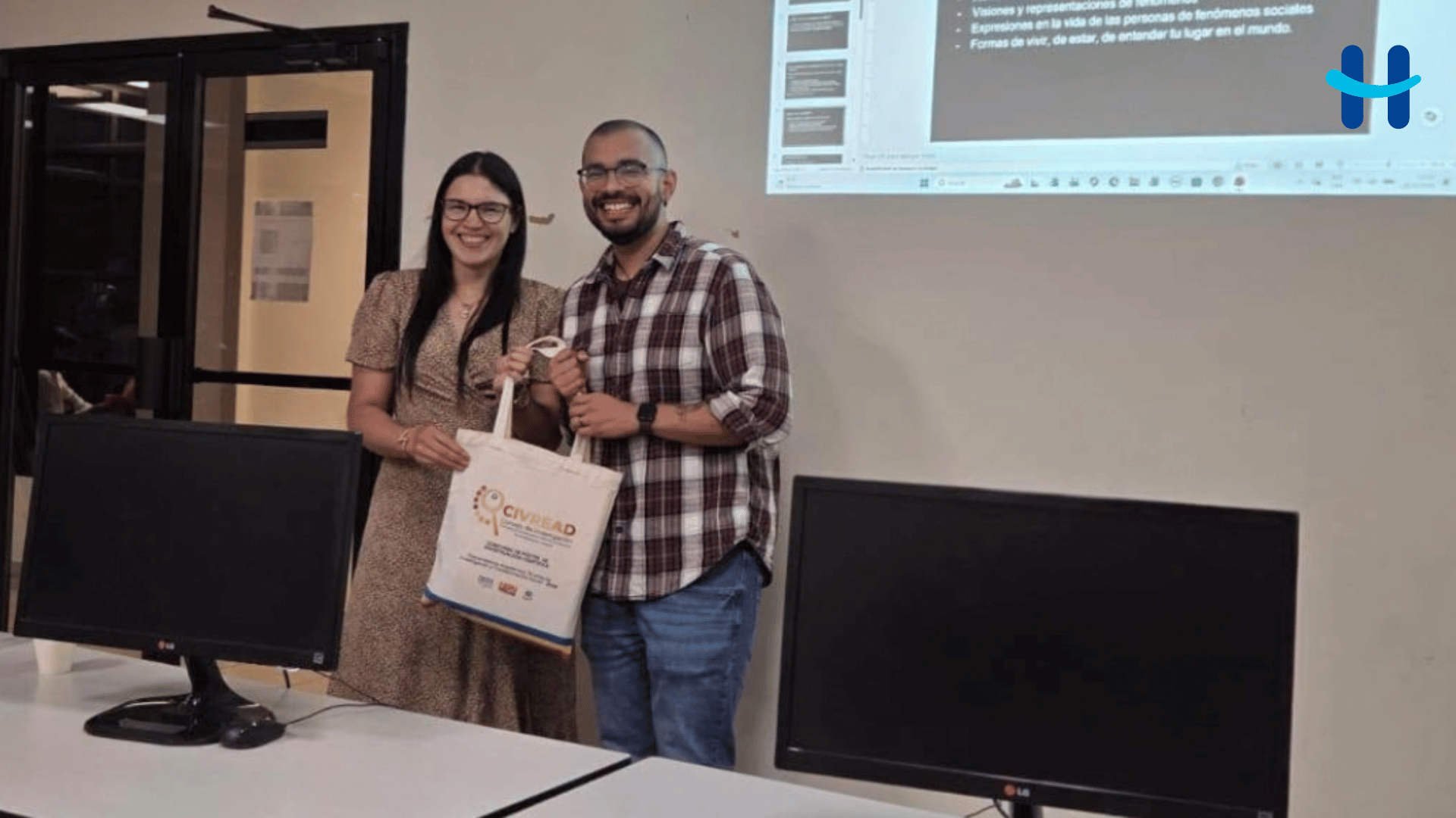 UPNFM promueve diálogo sobre cultura y aprendizaje en Honduras