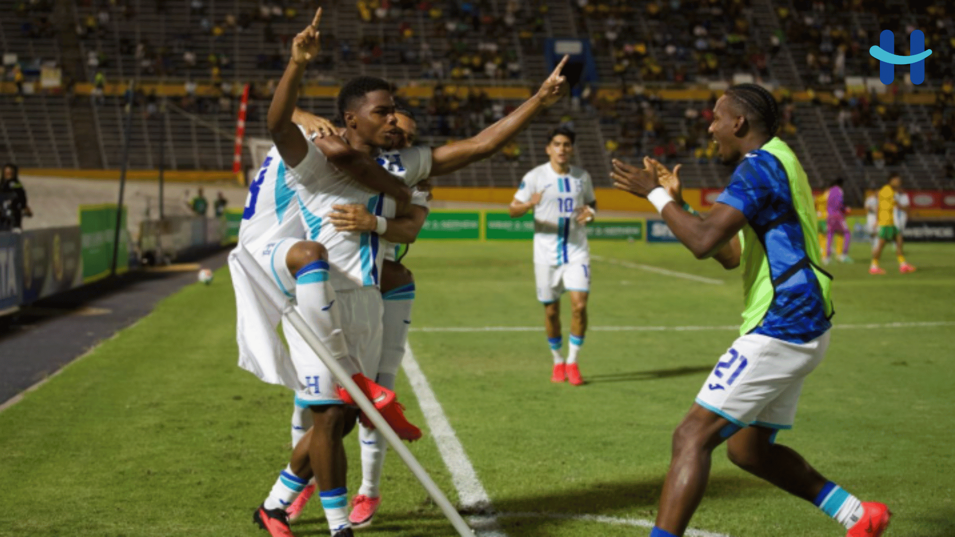 Honduras hace historia y vence 1-0 a Jamaica en Kingston