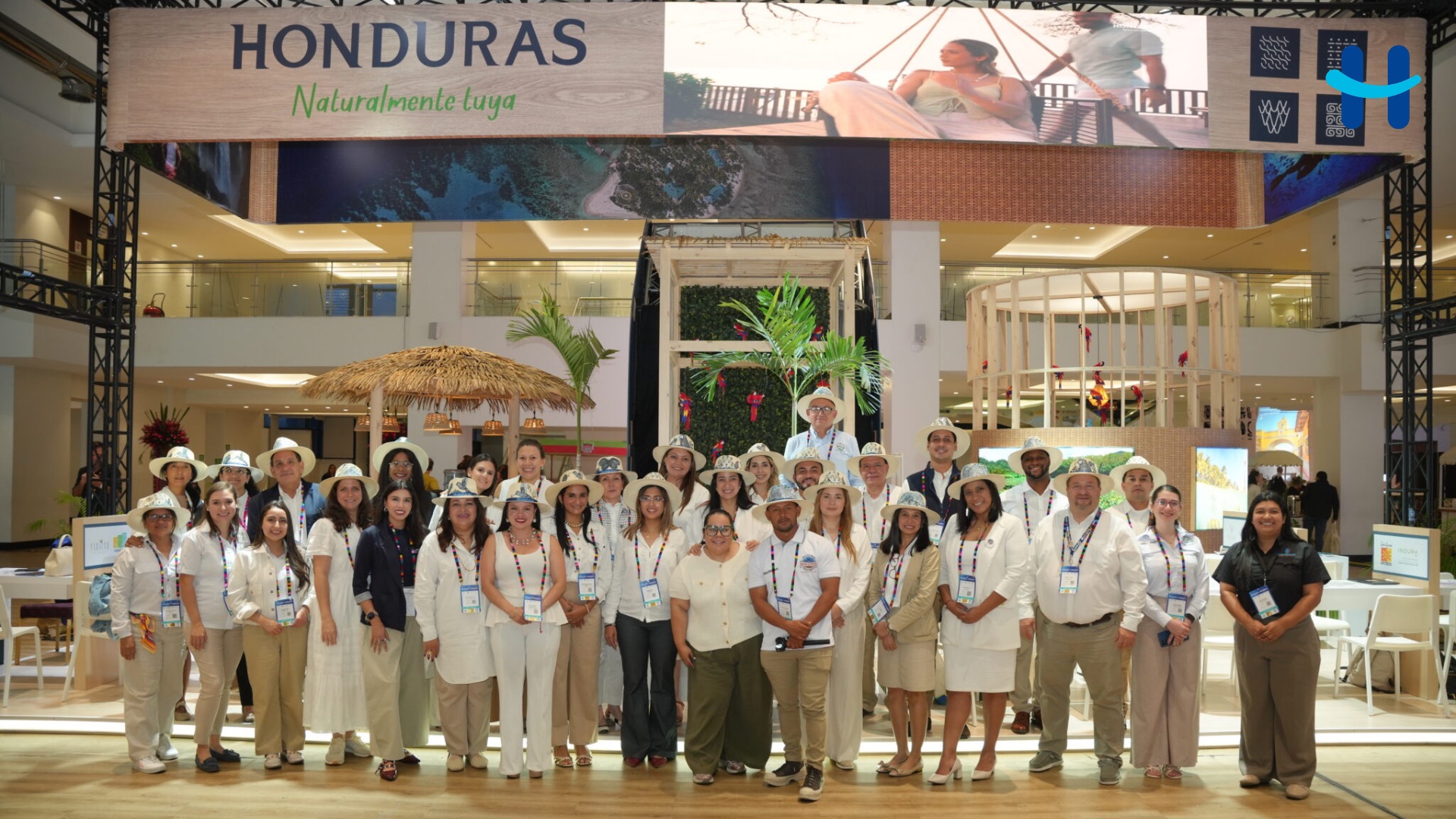 Honduras participa en feria turística de Guatemala con 34 empresarios